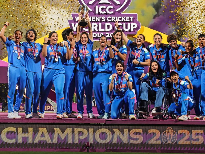 ചരിത്രമെഴുതി ഇന്ത്യൻ വനിതകൾ! കന്നി ലോകകപ്പ് കിരീടം ഇന്ത്യയിലേക്ക്; ദക്ഷിണാഫ്രിക്കയെ വീഴ്ത്തിയത് 52 റൺസിന്