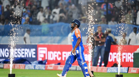 രോഹിത്തിനെയും മറികടന്ന് സഞ്ജു; സിക്സറുകളുടെ എണ്ണത്തിൽ റെക്കോർഡ് നേട്ടം! സെമിയിലും സഞ്ജു ‘ഷോ’!