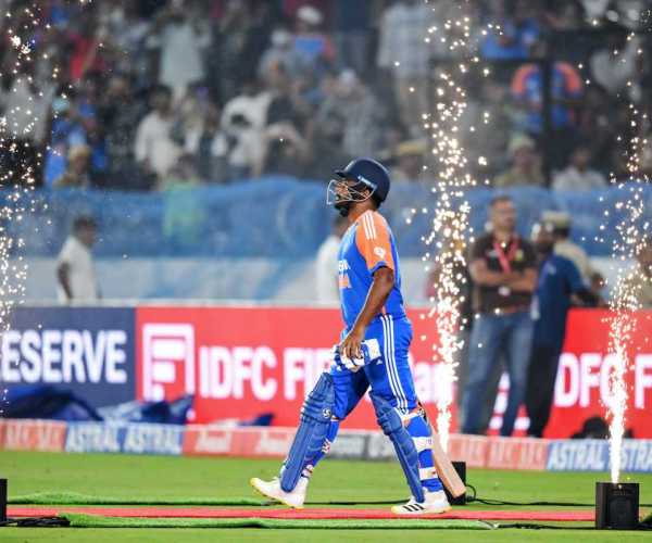 സഞ്ജു സാംസണ് ഇരട്ട നേട്ടം; അഹമ്മദാബാദിൽ റെക്കോർഡുകളുടെ പൂരം!